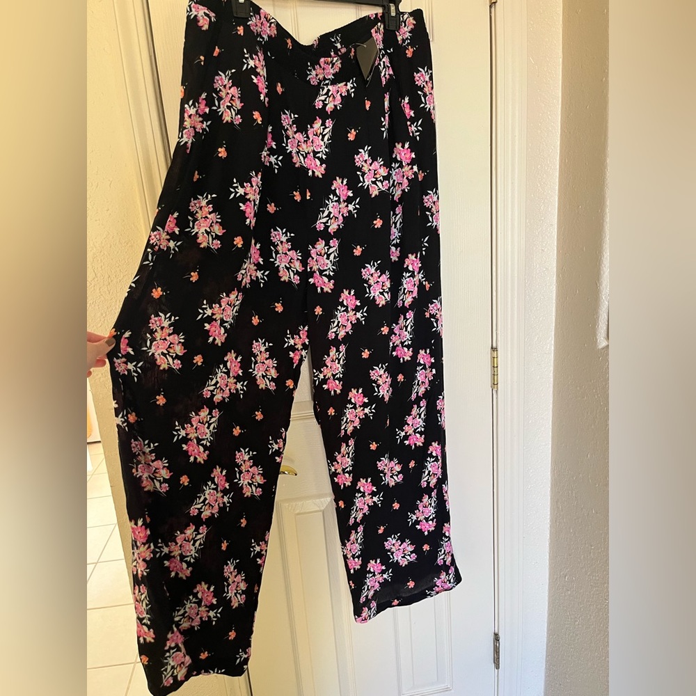 2x Torrid Wide leg floral gauze pants